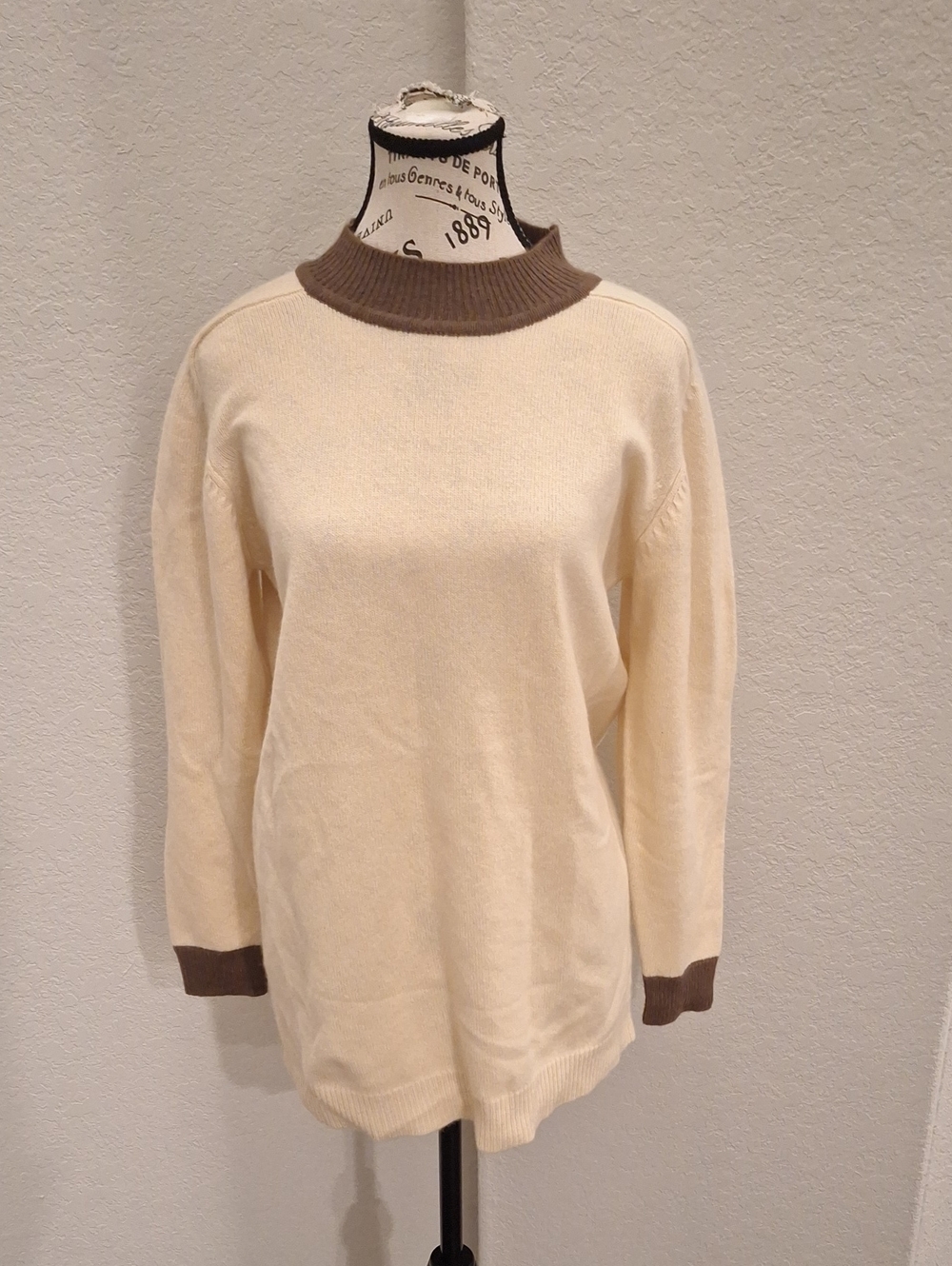 Vintage Calvin Klein 100% Cashmere Ringer Sweater Classic Cozy Size Medium